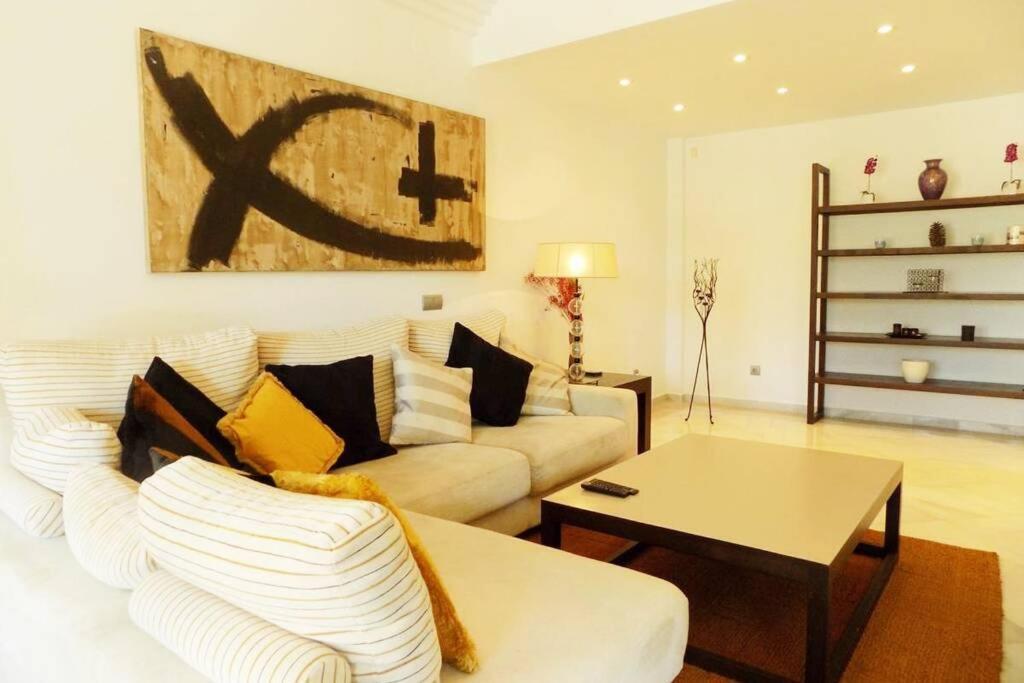Fuente Aloha Apartment マルベーリャ エクステリア 写真