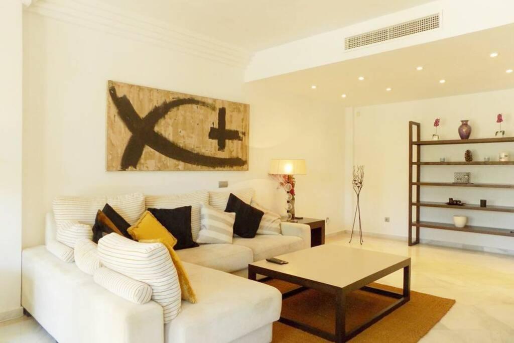 Fuente Aloha Apartment マルベーリャ エクステリア 写真